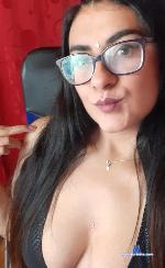Mia_daniels_ stripchat livecam show performer room profile