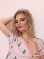 Vicky_West stripchat livecam show performer room profile