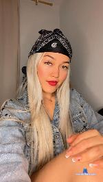 Danielavegax stripchat livecam show performer room profile