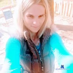 new_julia stripchat livecam performer profile
