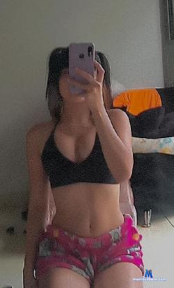 innocent_chloe stripchat livecam performer profile