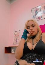 Bella_cum_ stripchat livecam show performer room profile