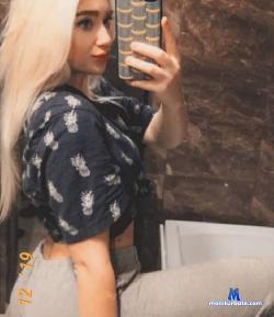 Crystal__dream stripchat livecam performer profile