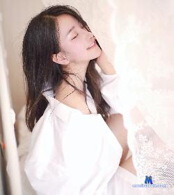 zhuzHENYAN stripchat livecam performer profile