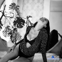 Letinna stripchat livecam performer profile