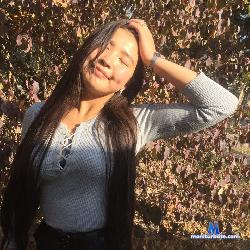 LoraKini stripchat livecam performer profile