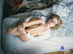 JanelOstin stripchat livecam performer profile