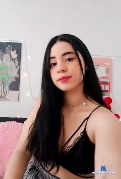 petite_juli stripchat livecam performer profile