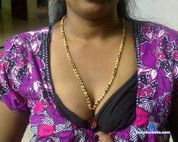 Roshni_Hot stripchat livecam performer profile
