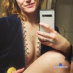 bluebellaz stripchat livecam show performer room profile