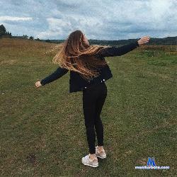 cherry_lipss stripchat livecam performer profile