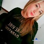 gisellkisses stripchat livecam show performer room profile