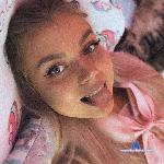 Molly_Pear stripchat livecam show performer room profile