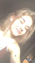 LauraLillian stripchat livecam show performer room profile