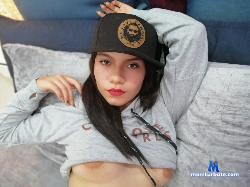 Charlotte-Moon stripchat livecam performer profile