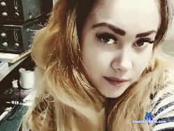 CoraLees stripchat livecam performer profile