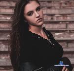 Lucky-Violet stripchat livecam show performer room profile