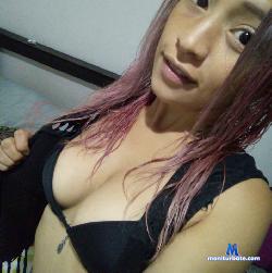 NicoleWhitee stripchat livecam performer profile