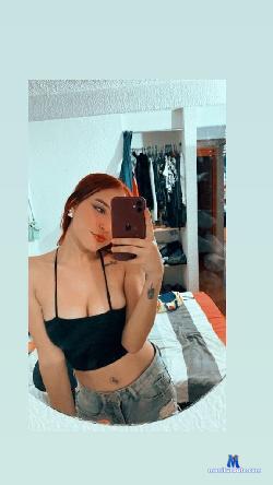 Mia__hott stripchat livecam performer profile