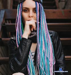 MiaVoo stripchat livecam performer profile