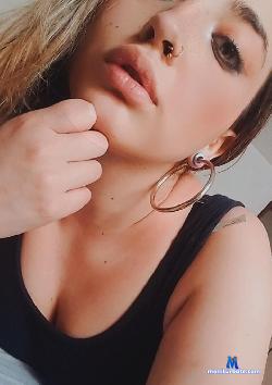 elle_secrets stripchat livecam performer profile