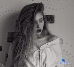 lucyharmon stripchat livecam performer profile