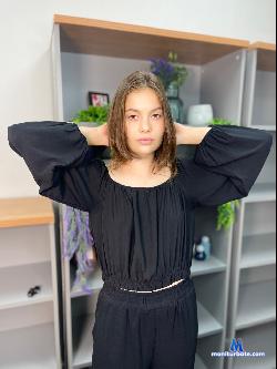 MaryLiana stripchat livecam performer profile