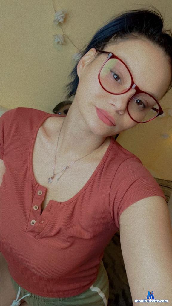 TastyRuxy Stripchat performer