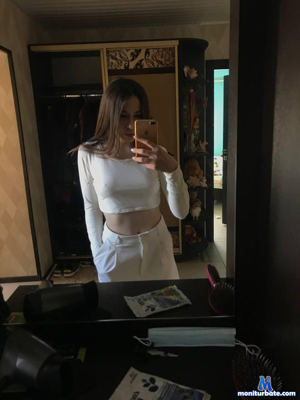 ViolaSafer Stripchat performer