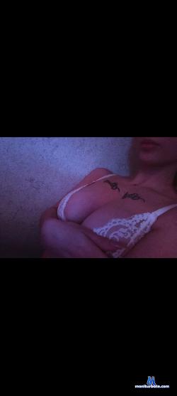HotVikki99 stripchat livecam performer profile