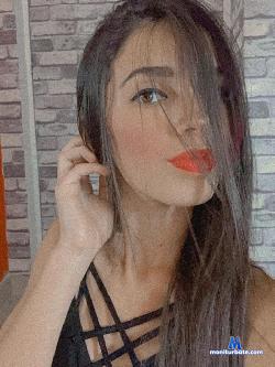 lindathomson stripchat livecam performer profile