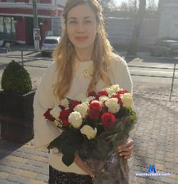 Alexis1N stripchat livecam performer profile