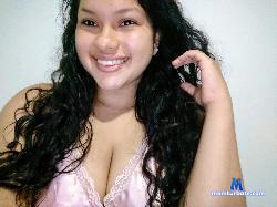carolinee_shine stripchat livecam performer profile