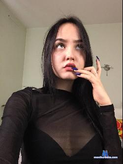 LillyCrei stripchat livecam performer profile