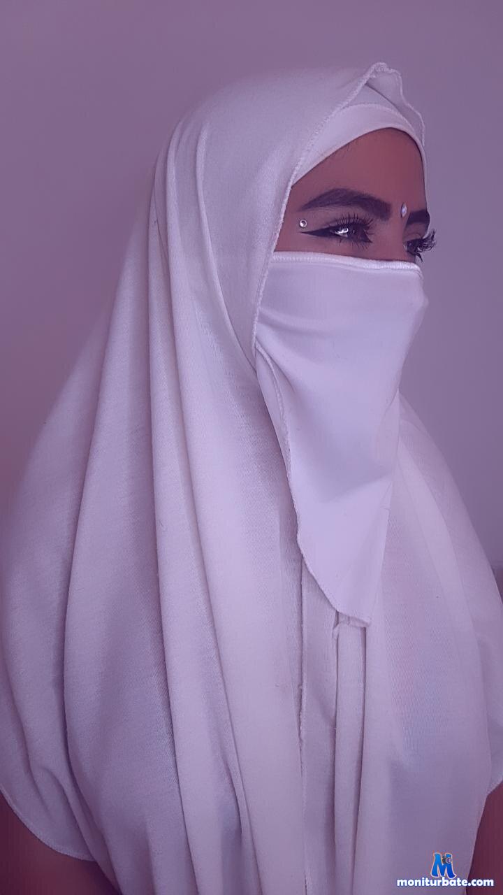 Habibi_18 Stripchat performer