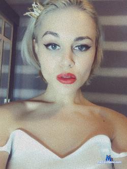 astromel stripchat livecam performer profile