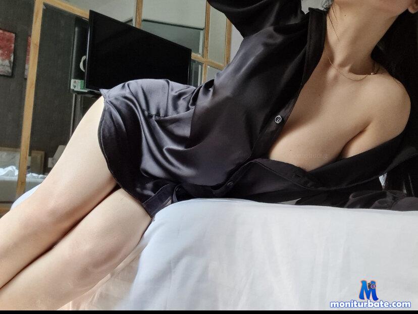 Happy_day_ Stripchat performer