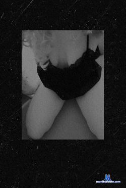 yourhearttoo stripchat livecam performer profile