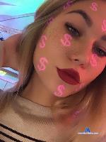 dolche_kira stripchat livecam show performer room profile