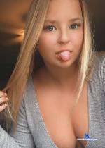 onastyyy stripchat livecam show performer room profile