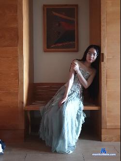 M-Ely stripchat livecam performer profile