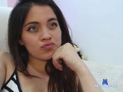 laura_g23 stripchat livecam performer profile