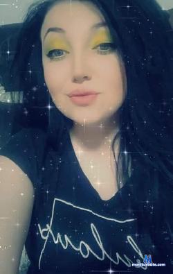 CreamyWetGirl stripchat livecam performer profile