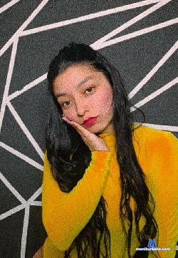 julieetaa stripchat livecam performer profile