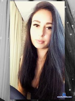 Carolina_me stripchat livecam performer profile