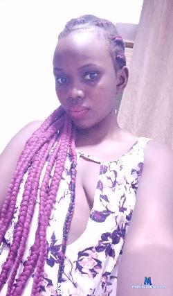 Queenafin stripchat livecam performer profile