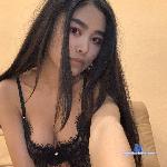Lola_Shiny stripchat livecam show performer room profile
