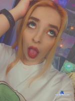 FluffyDoll111 stripchat livecam show performer room profile