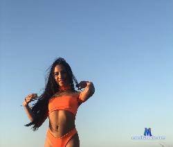 Dinasty_E stripchat livecam performer profile