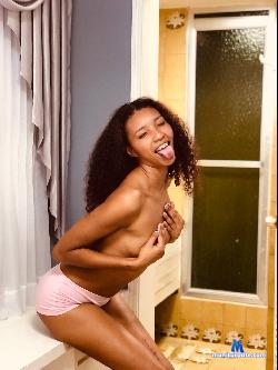 cinnamonxpassion stripchat livecam performer profile